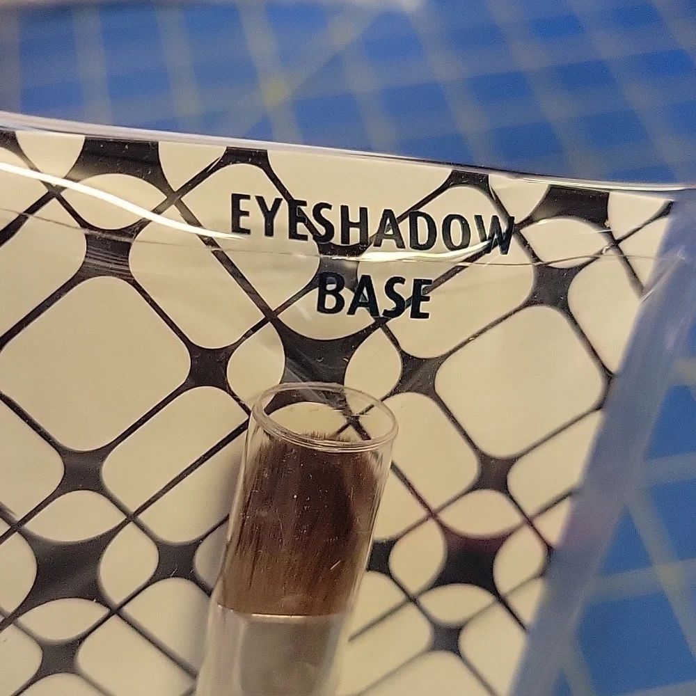 Lune+Aster Eyeshadow Brush New Sealed Package.